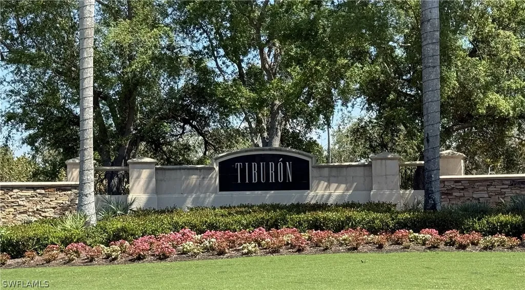 2830 Tiburon Boulevard E Naples FL 34109