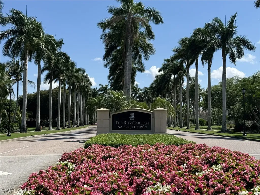 2830 Tiburon Boulevard E Naples FL 34109