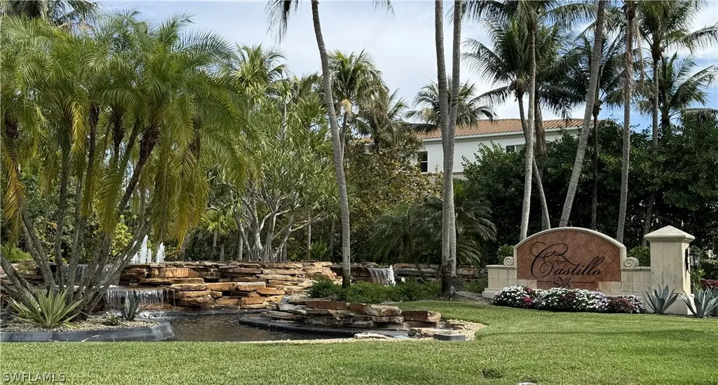2830 Tiburon Boulevard E Naples FL 34109