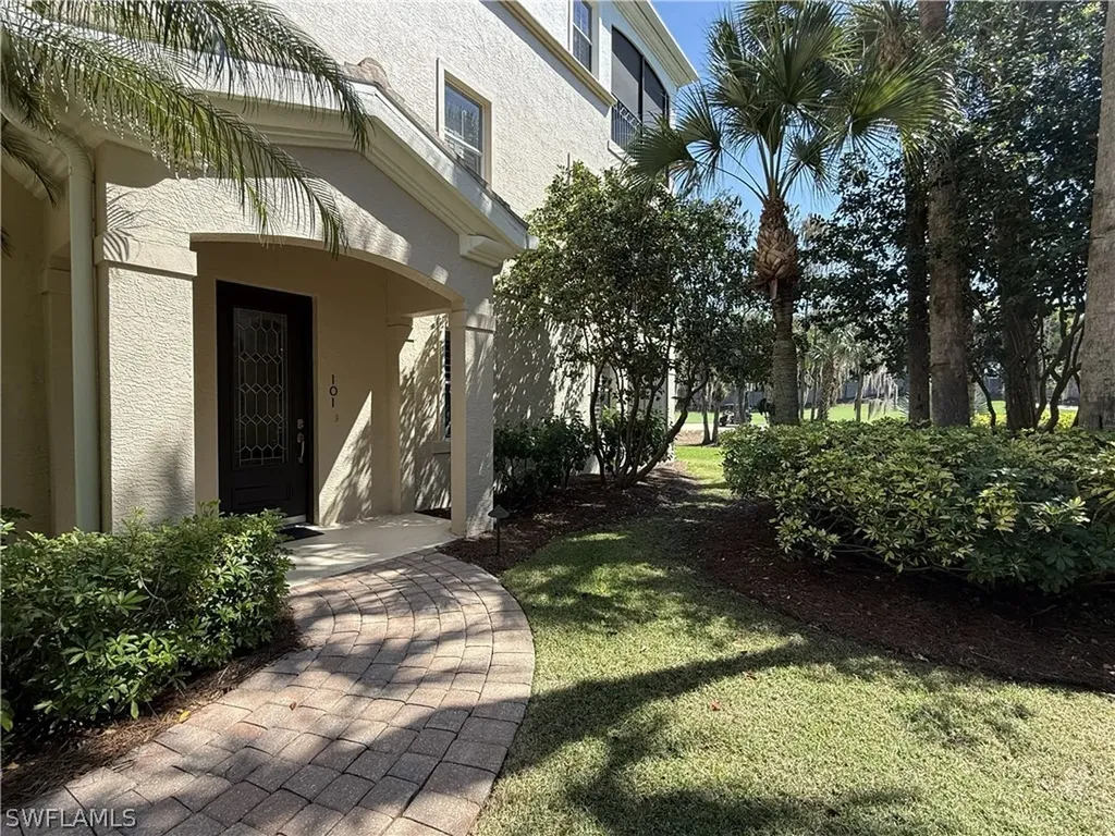 2830 Tiburon Boulevard E Naples FL 34109