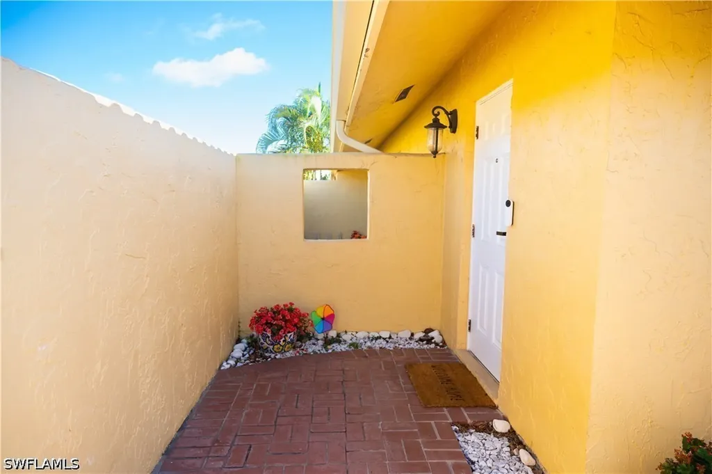 136 Harrison Road Naples FL 34112