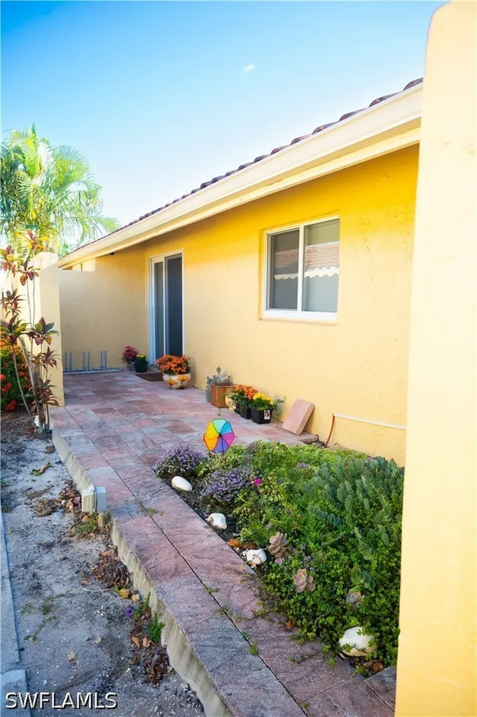 136 Harrison Road Naples FL 34112