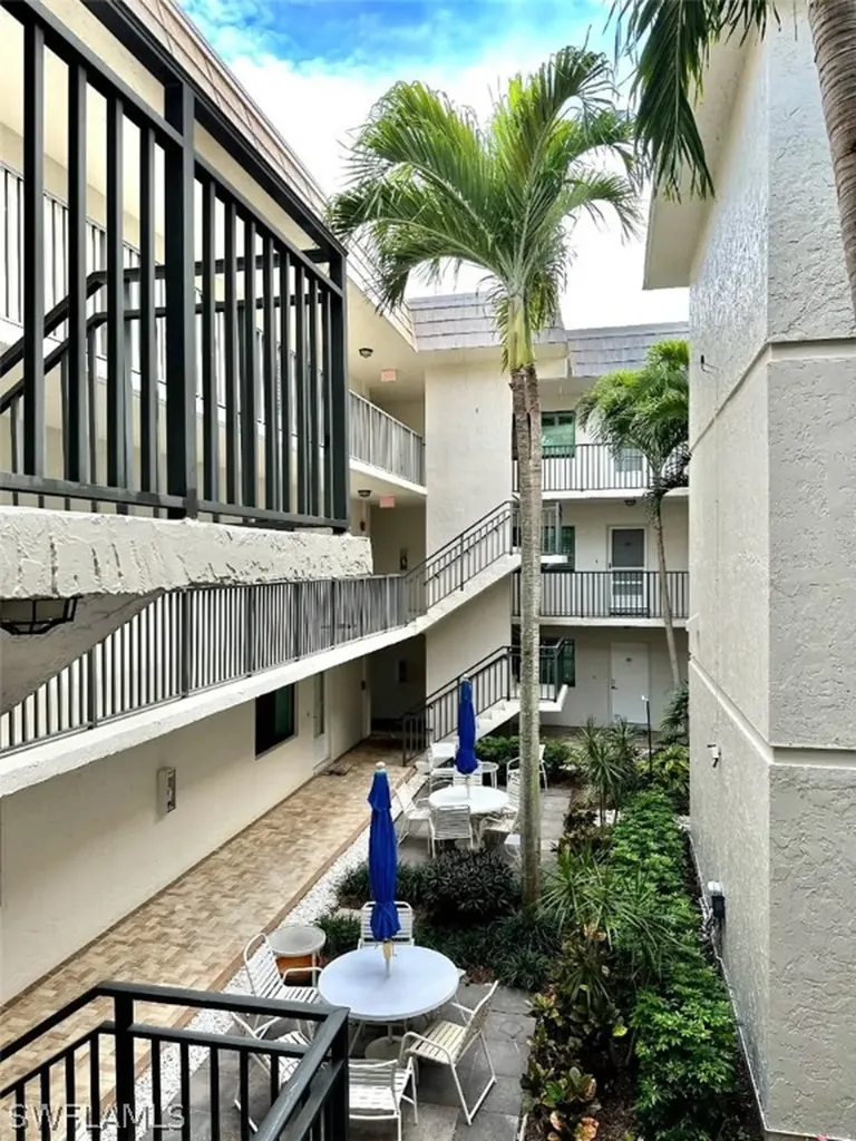 788 Park Shore Drive Naples FL 34103