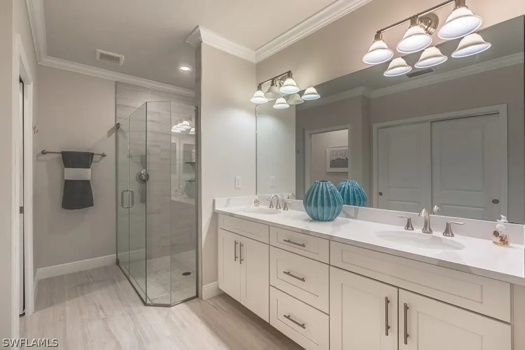 16352 Viansa Way Naples FL 34110