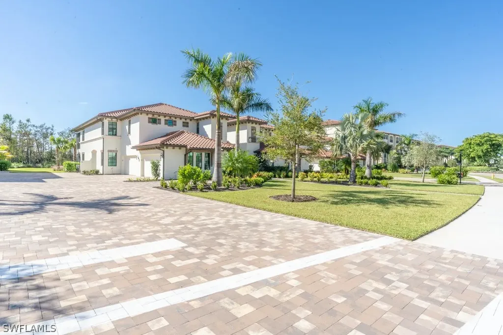 16352 Viansa Way Naples FL 34110