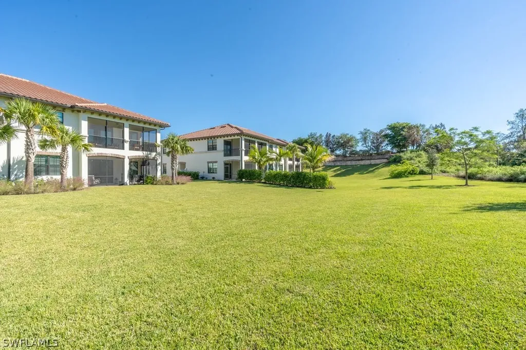 16352 Viansa Way Naples FL 34110