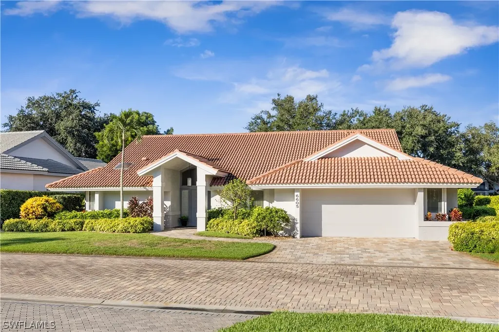6605 Southfork Naples FL 34108