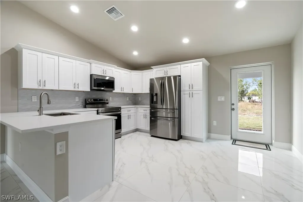 1076 Gunby Avenue S Lehigh Acres FL 33974