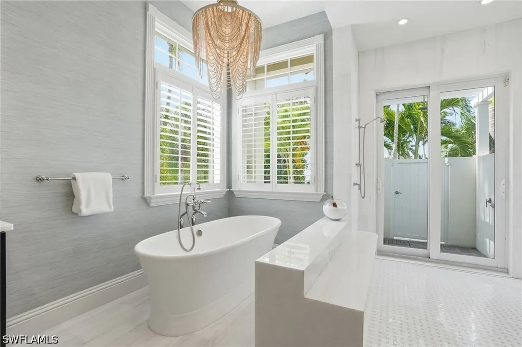 160 16th Avenue S Naples FL 34102