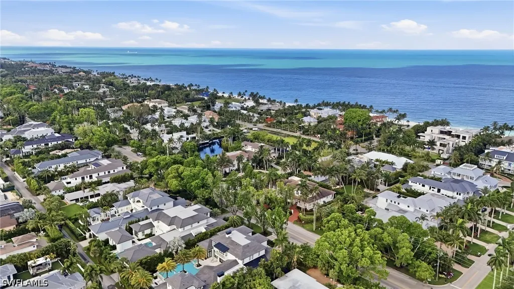 160 16th Avenue S Naples FL 34102