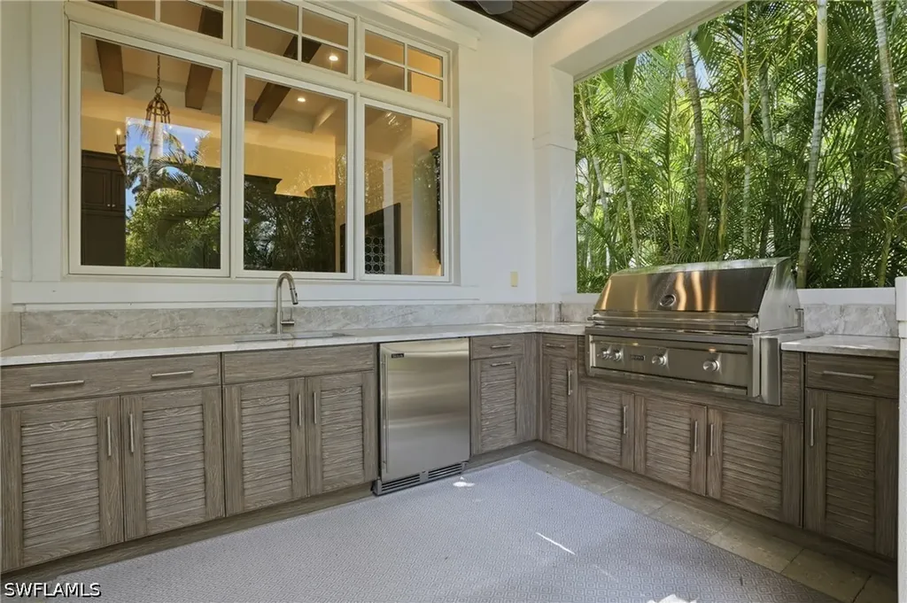160 16th Avenue S Naples FL 34102