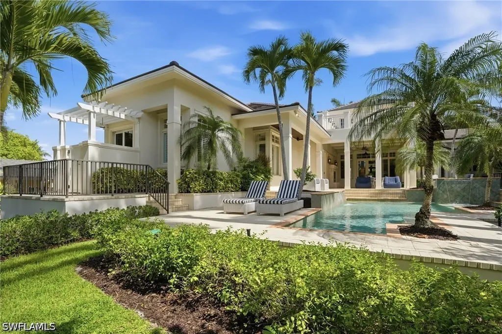160 16th Avenue S Naples FL 34102