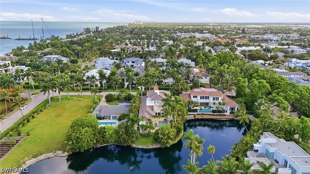 160 16th Avenue S Naples FL 34102