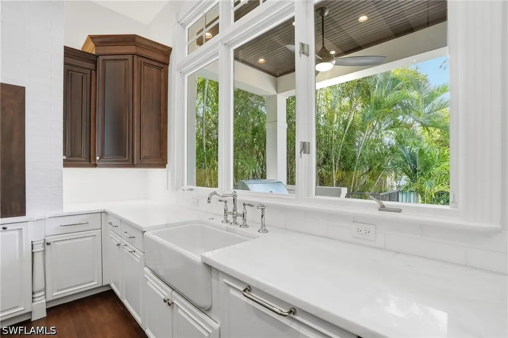 160 16th Avenue S Naples FL 34102