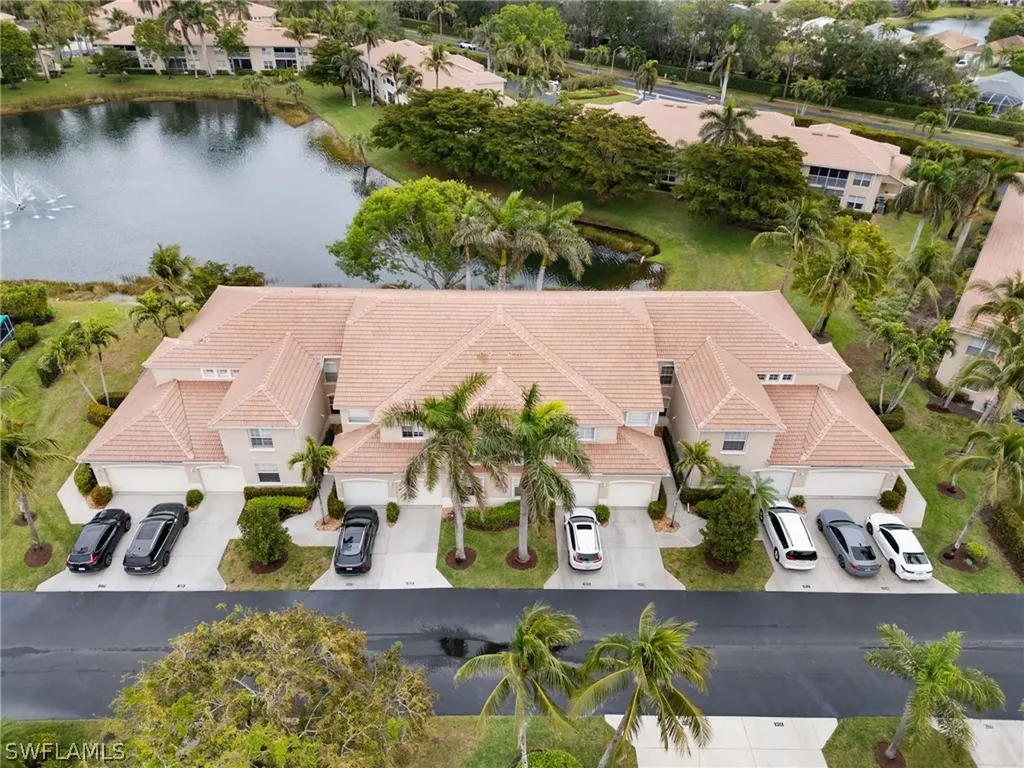 359 Dover Place Naples FL 34104