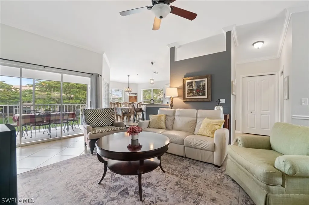 359 Dover Place Naples FL 34104
