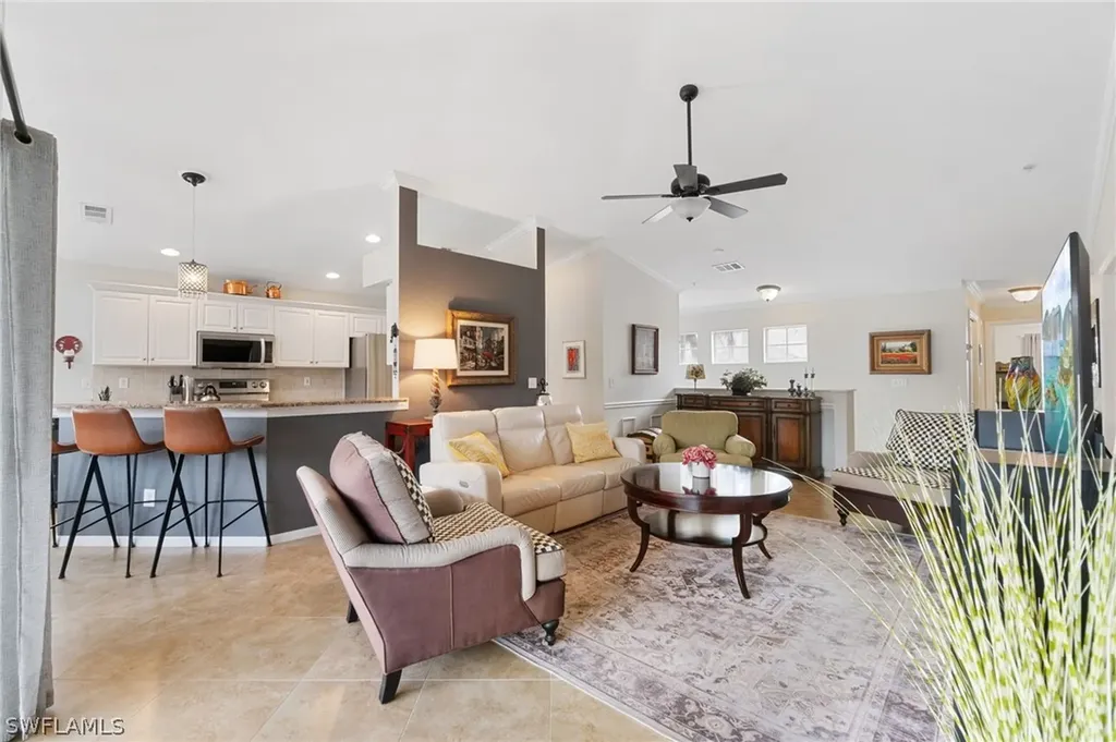 359 Dover Place Naples FL 34104