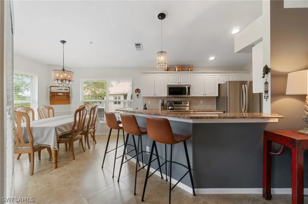 359 Dover Place Naples FL 34104
