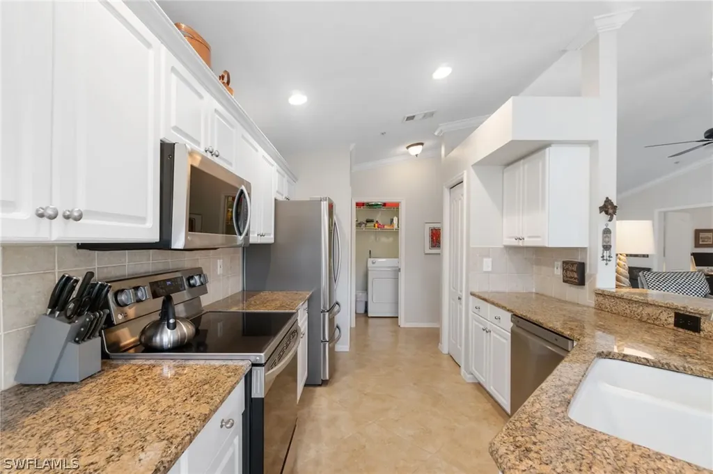 359 Dover Place Naples FL 34104