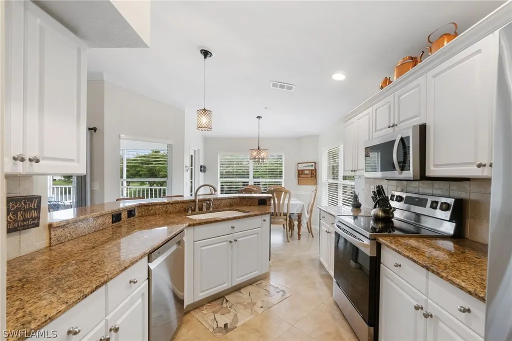 359 Dover Place Naples FL 34104