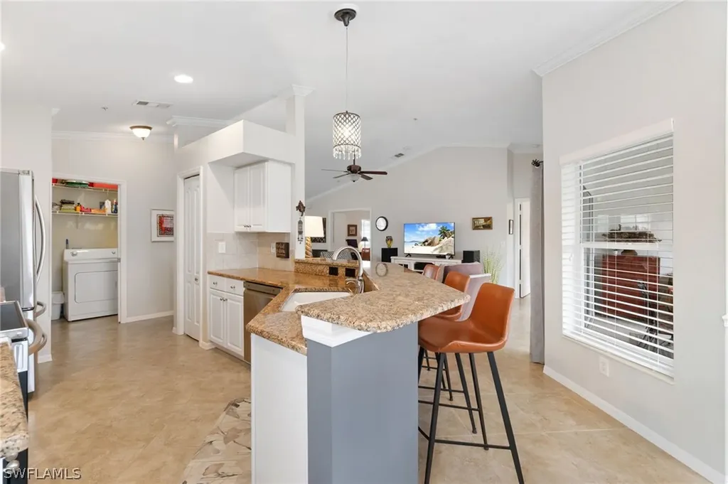359 Dover Place Naples FL 34104