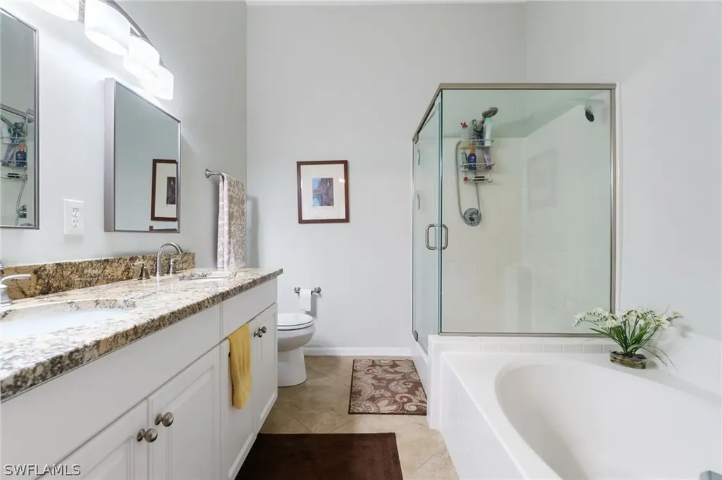 359 Dover Place Naples FL 34104