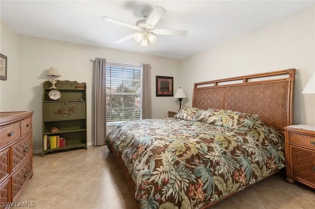359 Dover Place Naples FL 34104