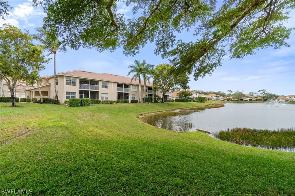 359 Dover Place Naples FL 34104