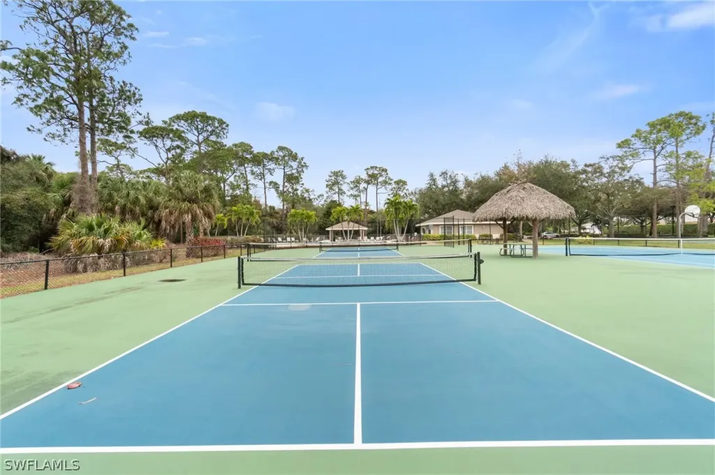 359 Dover Place Naples FL 34104