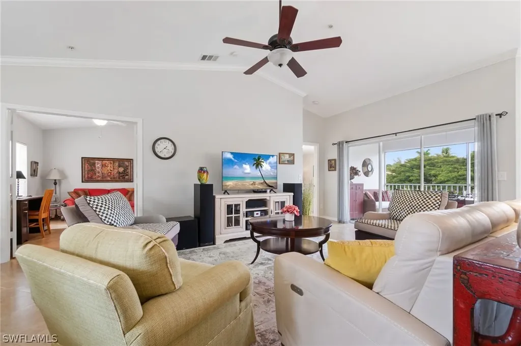 359 Dover Place Naples FL 34104