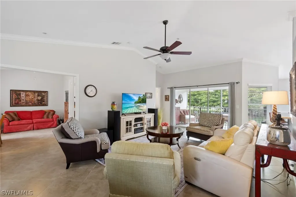 359 Dover Place Naples FL 34104
