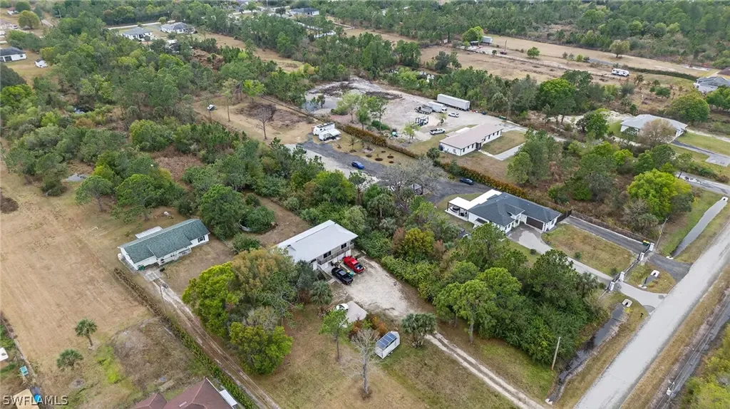 Xxxx 60th Avenue NE Naples FL 34120
