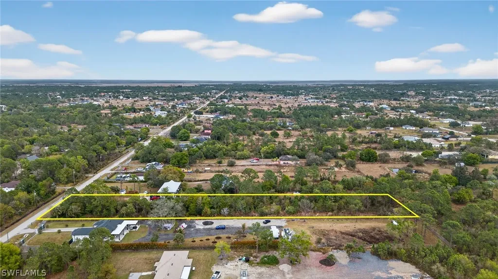Xxxx 60th Avenue NE Naples FL 34120