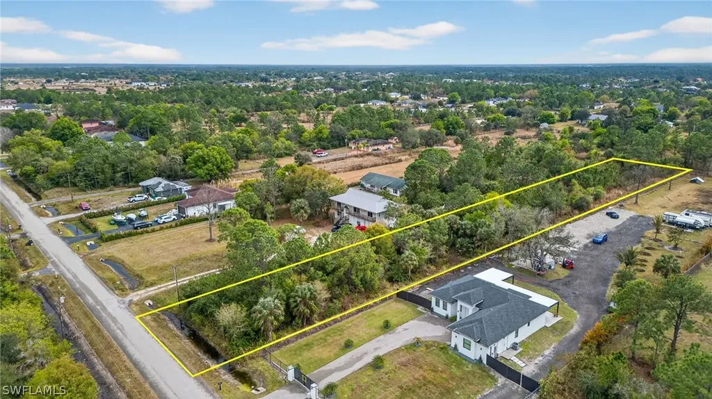 Xxxx 60th Avenue NE Naples FL 34120