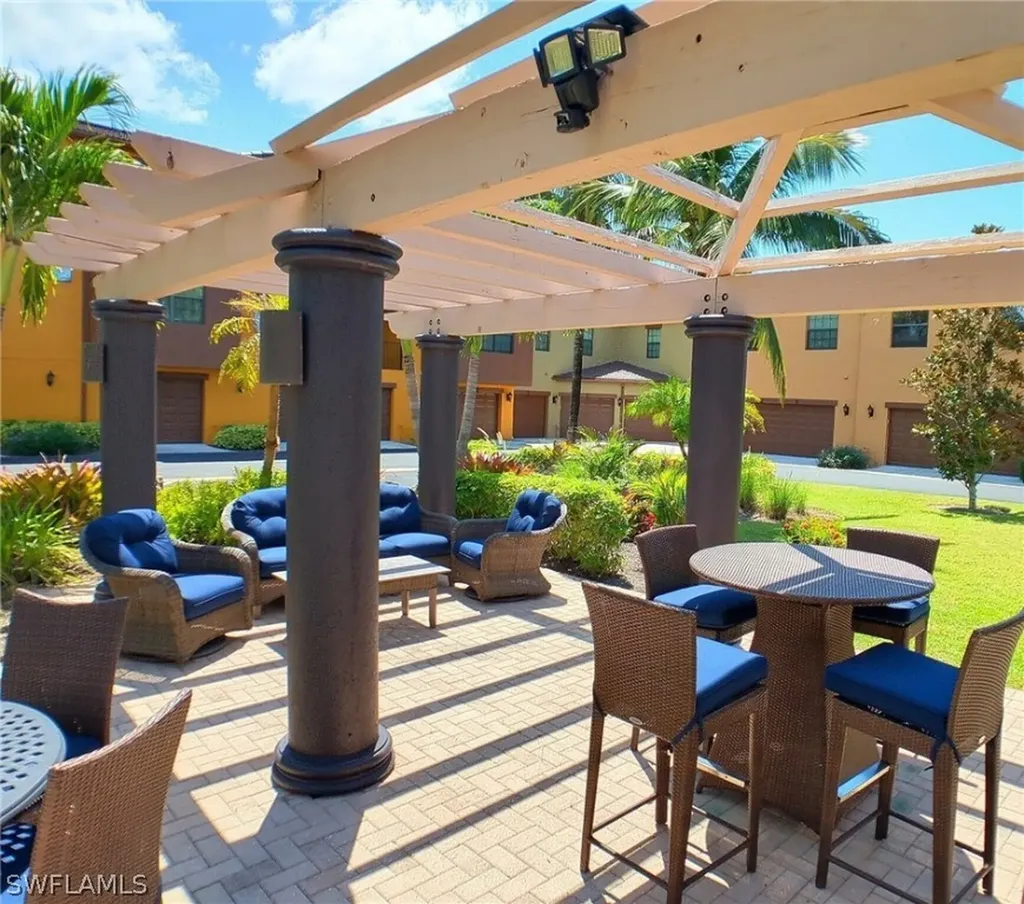 9055 Capistrano Street N Naples FL 34113