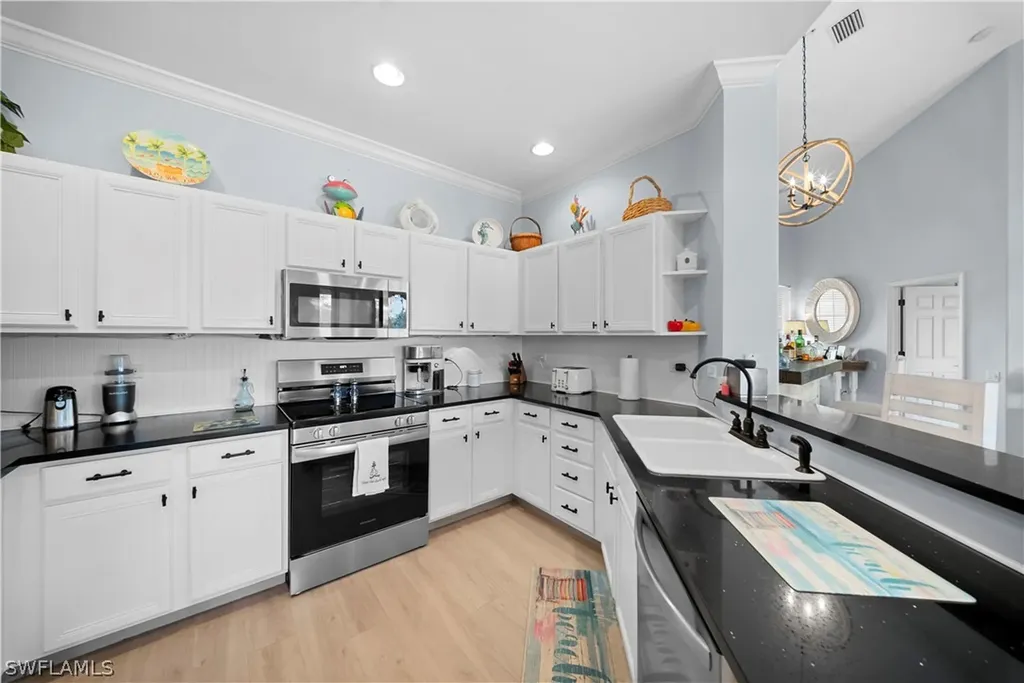 8457 Radcliffe Terrace Naples FL 34120