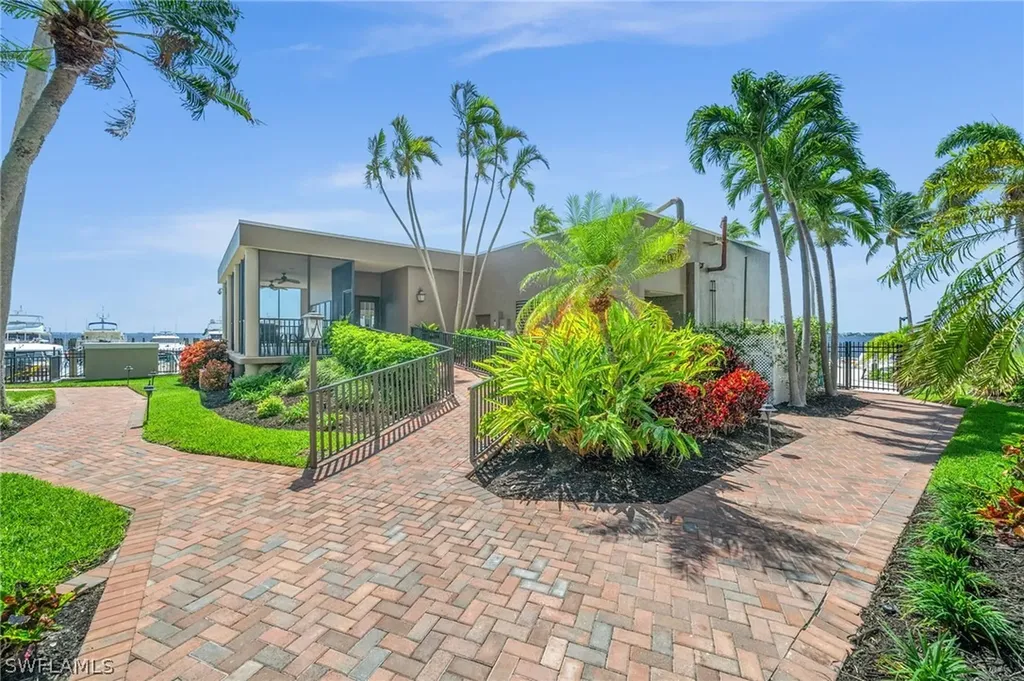 1920 Virginia Avenue Fort Myers FL 33901