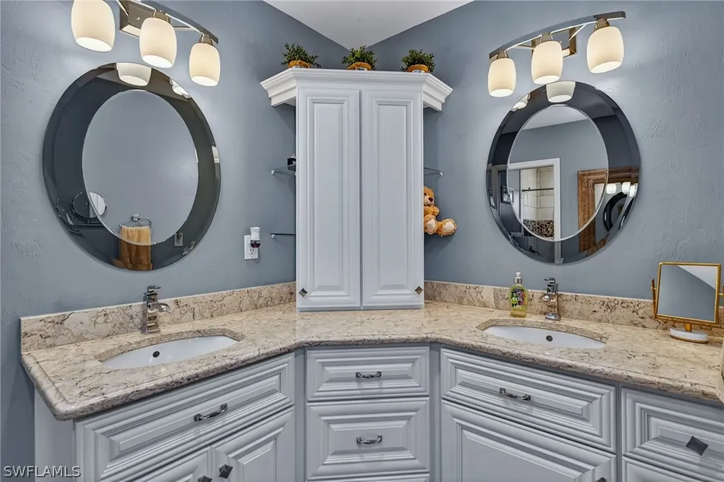 681 Saint Andrews Boulevard Naples FL 34113