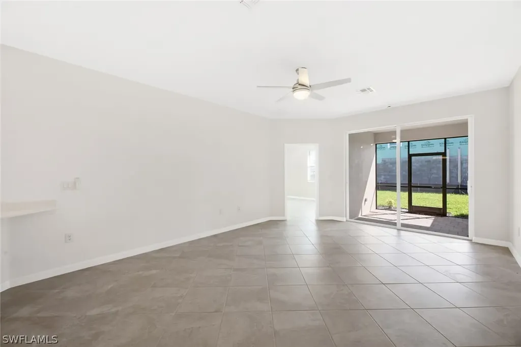 2672 Vine Avenue Naples FL 34120