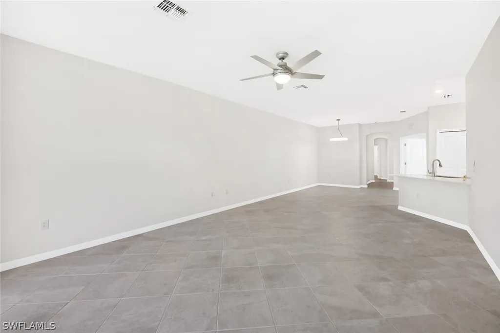 2672 Vine Avenue Naples FL 34120