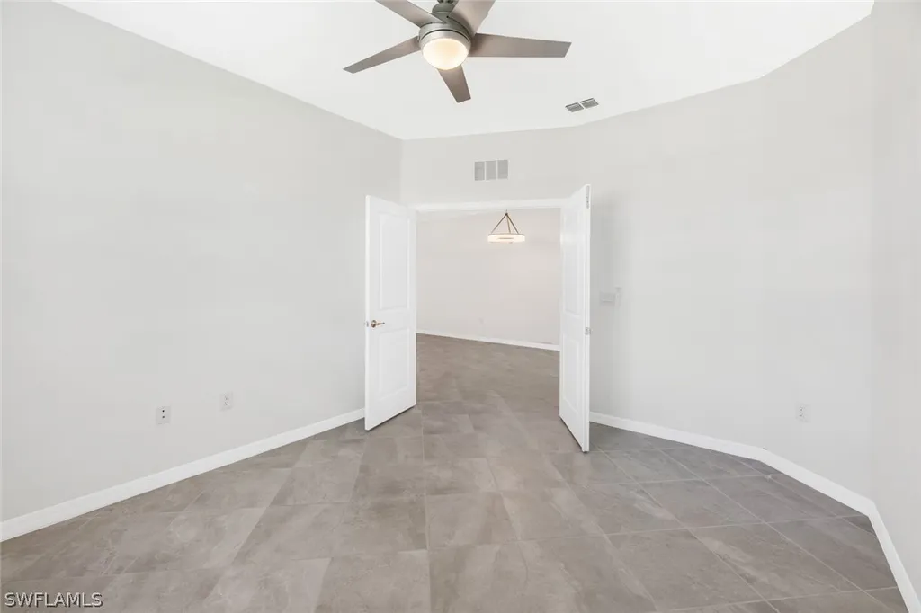 2672 Vine Avenue Naples FL 34120
