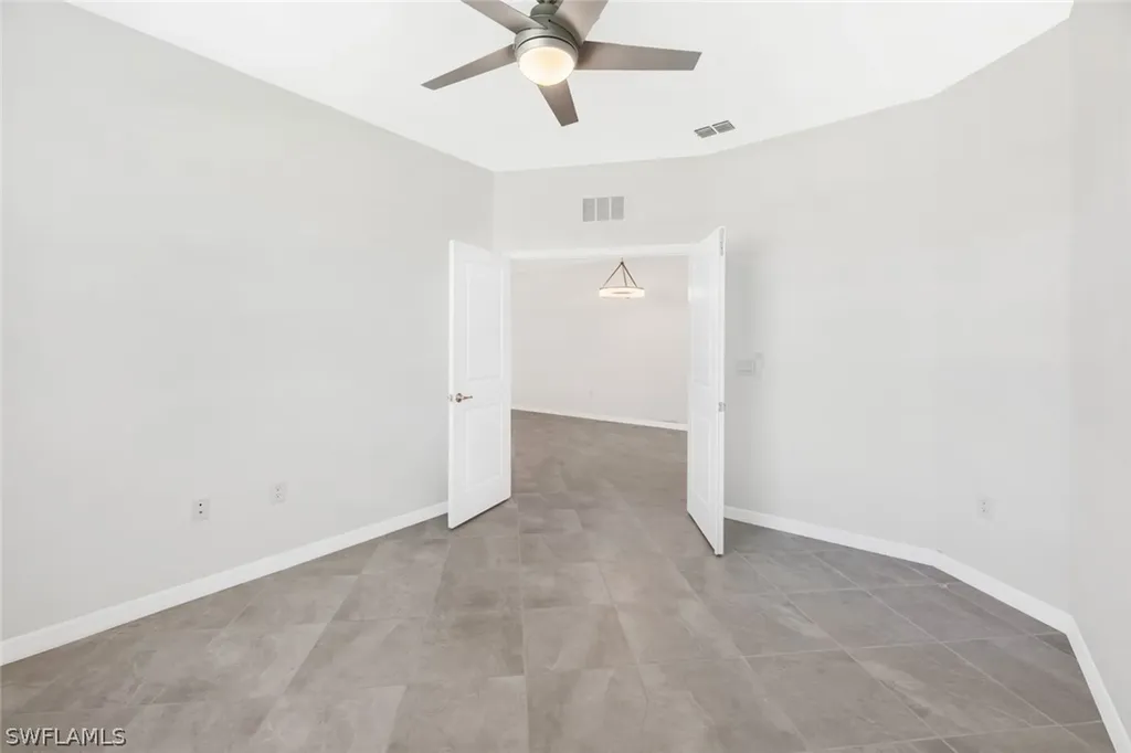 2672 Vine Avenue Naples FL 34120
