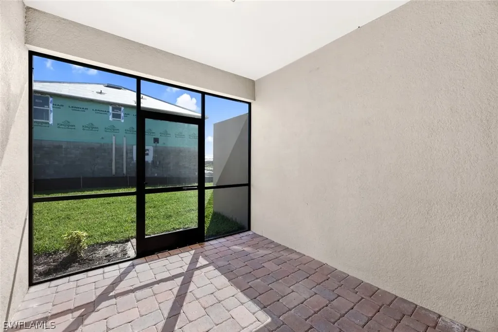 2672 Vine Avenue Naples FL 34120