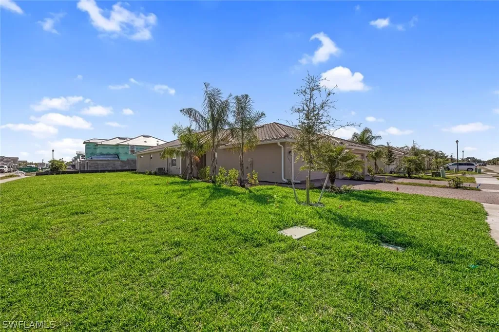 2672 Vine Avenue Naples FL 34120