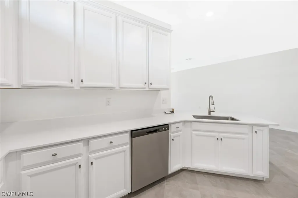 2672 Vine Avenue Naples FL 34120