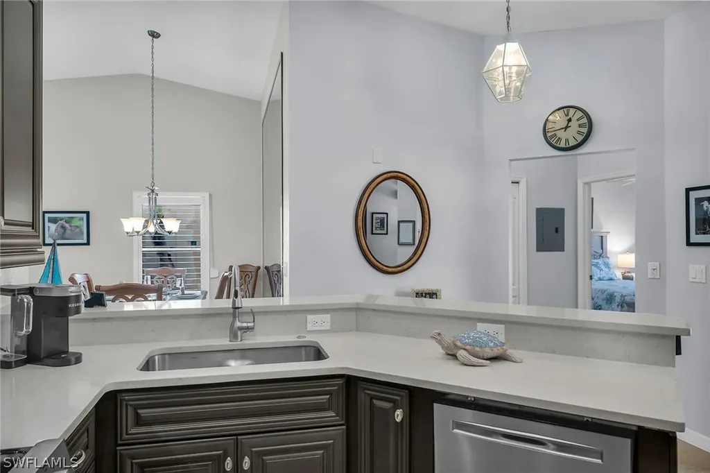 194 Newport Drive Naples FL 34114