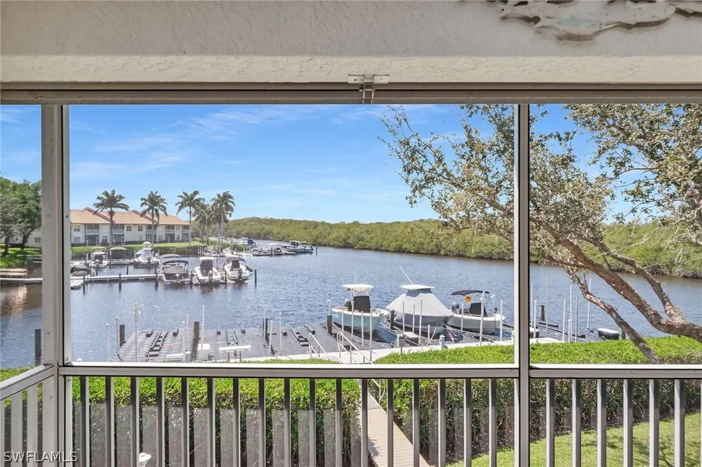 194 Newport Drive Naples FL 34114