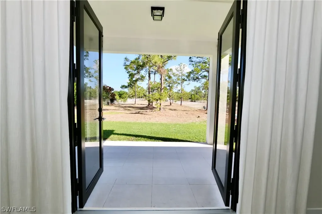 2017 47th Avenue NE Naples FL 34120
