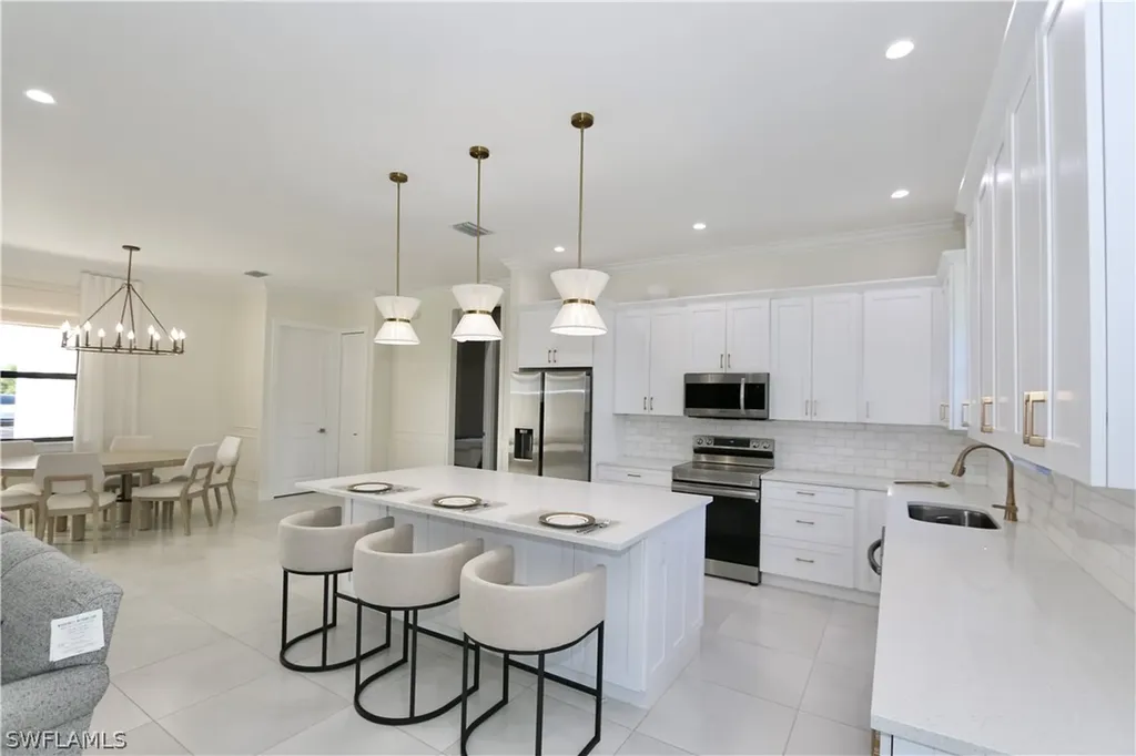 2017 47th Avenue NE Naples FL 34120