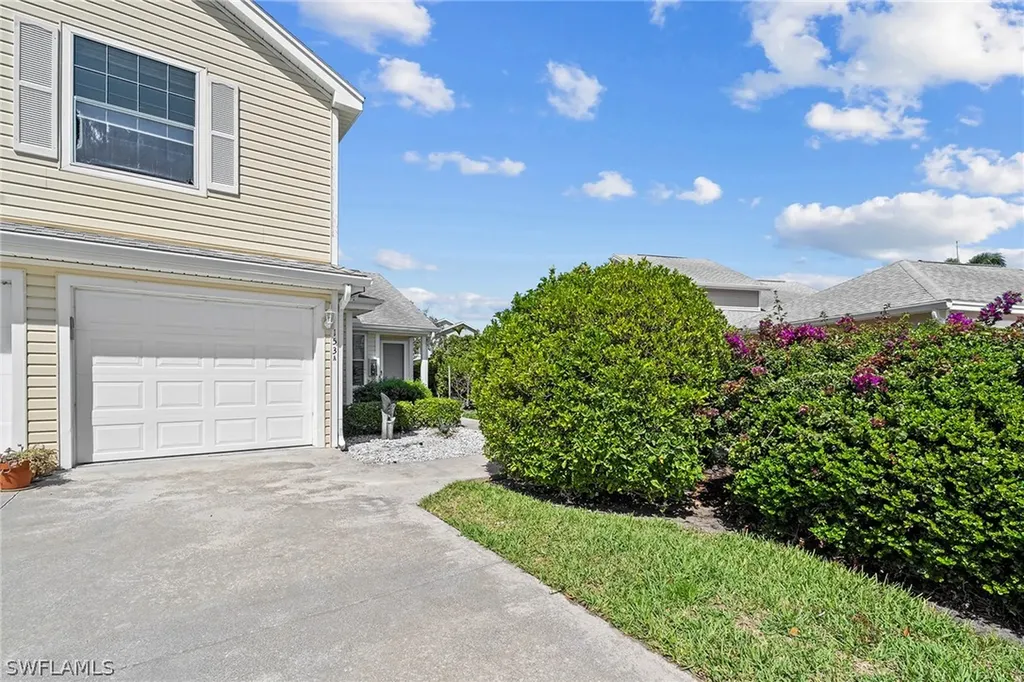153 Bristol Lane Naples FL 34112